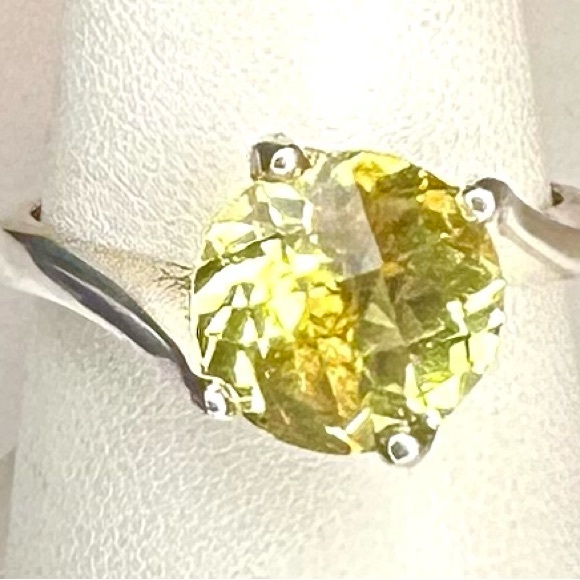 NEW!! Sterling Silver SIZE 9 Ring Yellow Stone - Picture 3 of 5